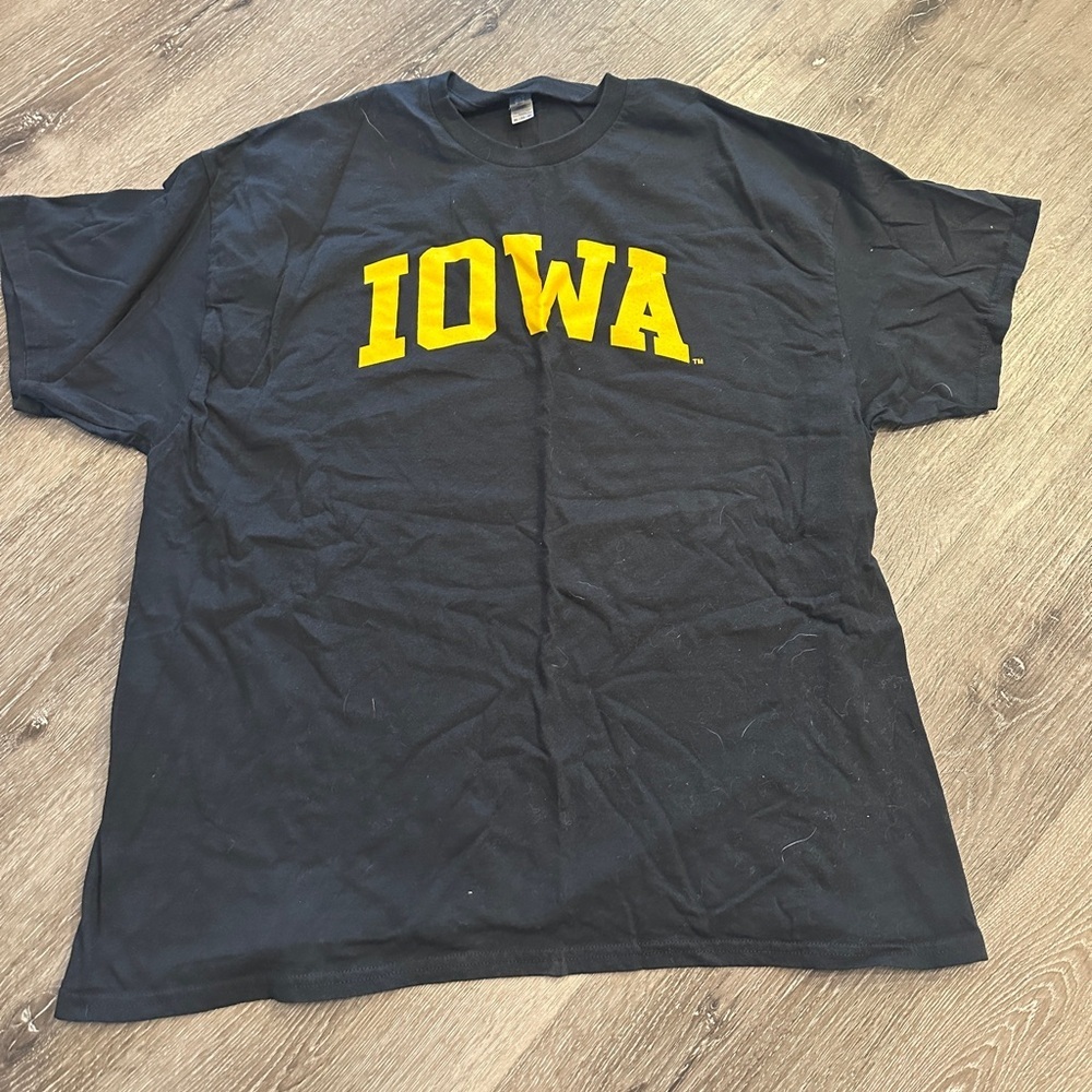 University of Iowa Hawkeyes tee shirt